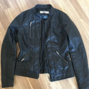  - Använd fåral gånger,mycket bra skick.