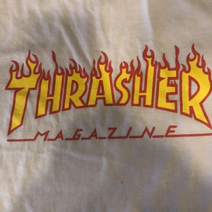  - Ej äkta, men riktigt bra kvalitet, har tvättat flera gånger och är inte trasig någonstans, frakt tillkommer