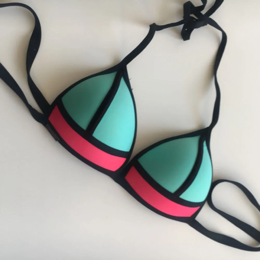  En fin triangel bikinin som är använd runt 2 gånger🌸, Möts upp i innerstan,Stockholm annars tillkommer frakt, tar swish🌸 . Accessoarer.