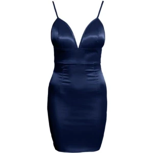  - Snygg festklänning från Nelly Oanvänd!  Färg: navy Har även en dragkedja där bak