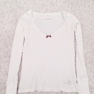  - Tröja från Oddmolly, använd väldigt fåtal gånger. Nypris ca 500kr