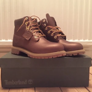  - Helt nya Timberlandkängor, aldrig använda. Fick dem som en present var var tyvärr för stora för mig 