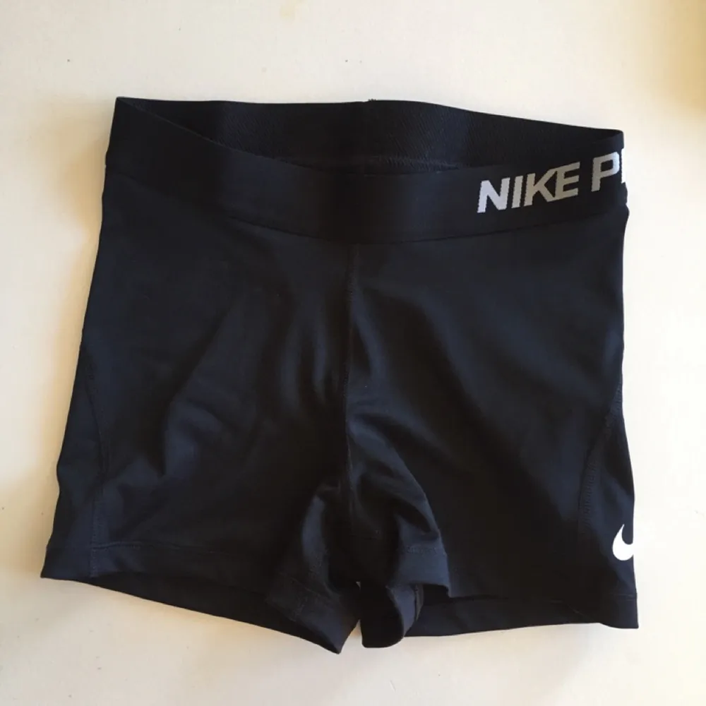 Nike pro shorts, aldrig använda Frakt 20kr. Shorts.