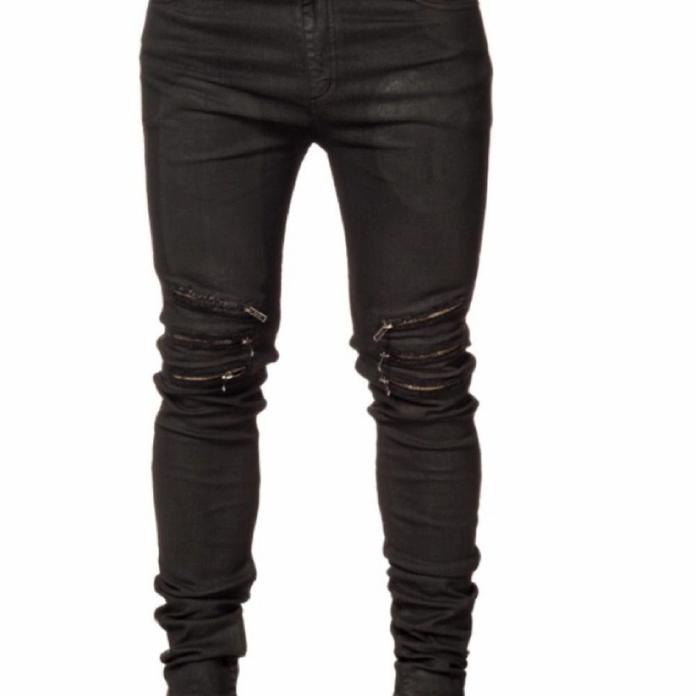 Snygga svarta jeans från Army of | Plick Second Hand