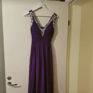  - Helt ny festklänning från Scara