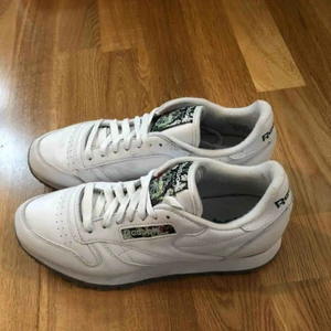  - Reebok sneakers in good condition. Size 39. New price-900 SEK, my price-250 SEK