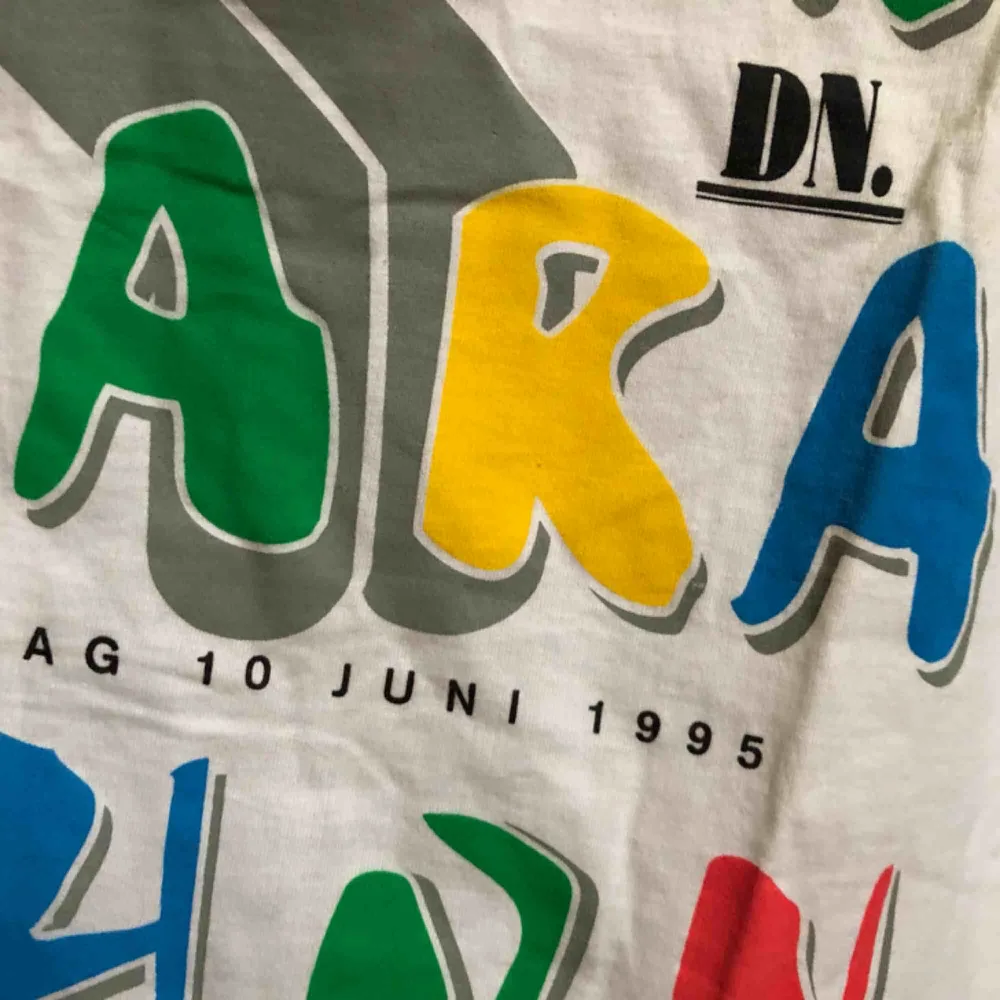 Stockholm Maraton 1995 - Vintage T-shirt - Trevligt skick Kan hämtas i Uppsala eller skickas mot fraktkostnad. 🏃🏼‍♂️🏃🏼‍♀️🏃🏼‍♂️. T-shirts.