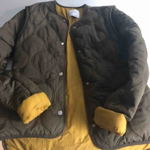  - Jättefin höstjacka från mango. Använd ett par ggr.  