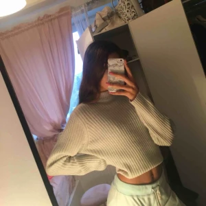  - Mysig grå stickad tröja