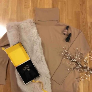  - 🎁 NEW Cashmere oversized long polo neck jumper, size S.  Fits size S-L depending on how you want to wear it. This jumper can be weared as a dress as well. Cashmere 100%. Sold-out item New, with tags Retail price-1000 kr, my price-599 kr