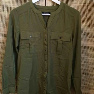  - 78%viskos 22% polyester Fint skick 