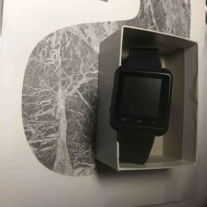  - Smartklocka smartwatch android Saknar laddare aldrig använd.