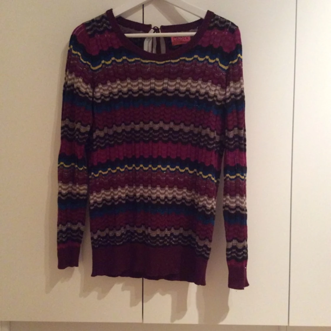 Jättefin tröja från Missoni by Lindex med fin detalj i ryggen. Använd en gång! - 1394645200