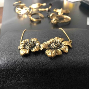  - Halsband i mässing