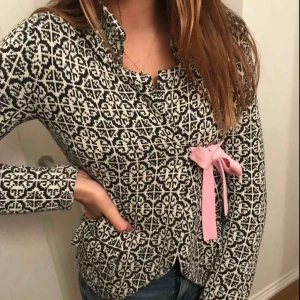  - Oddmolly kofta strl 0 - motsvarar XS. Köparen betalar frakten.