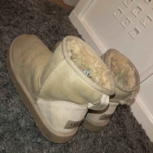  - Uggs i gott skick som säljs då de är för små. Jag står för frakten! ⭐️