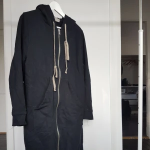  - Lååång tjock tröja från Zara 