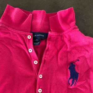  - Långärmad tröja från Ralph Lauren, endast använd 1 gång. Storlek 16år