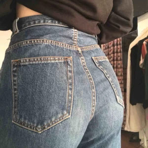  - Balla jeans i snygg blå färg, köpta på carlings i modellen ”Noora” dom kommer för sällan till använding, dom är i bra skick, köpa för 500kr , pris kan diskuteras. Möts upp i Karlstad men kan också frakta