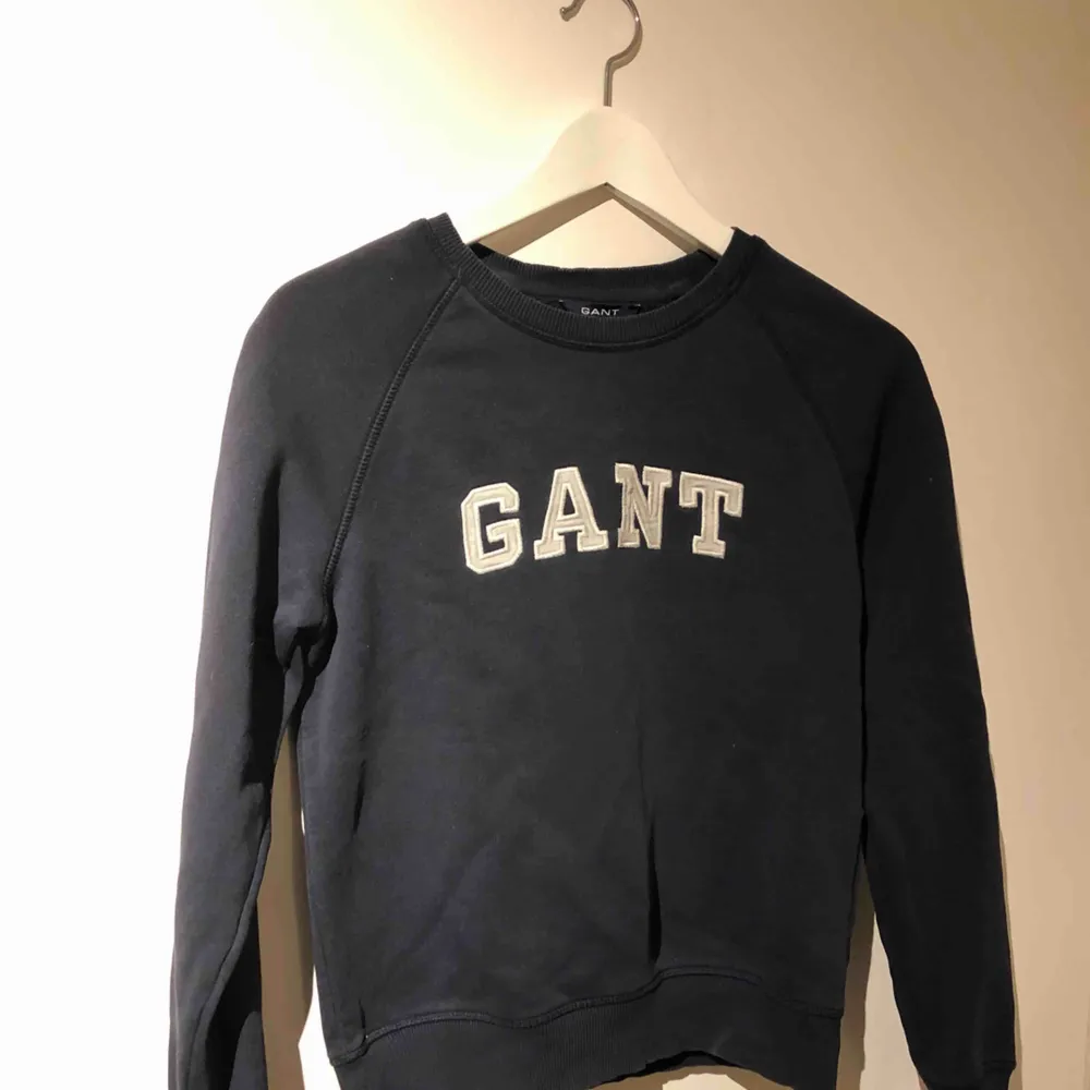 Sweatshirt från Gant i XS, fint skick! Köparen står för frakt. Hoodies.