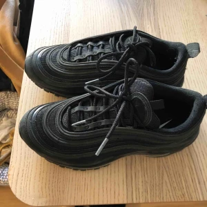  - Nike air max 97 använda två gånger, som nya. 