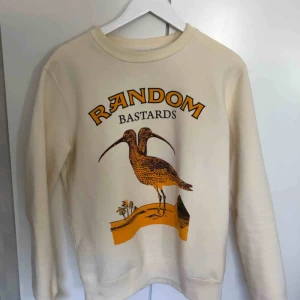  - Random Bastards merch i storlek L. Slutsåld modell på hemsidan, fint skick!   Alla priser går att diskutera! Fraktar naturligtvis!