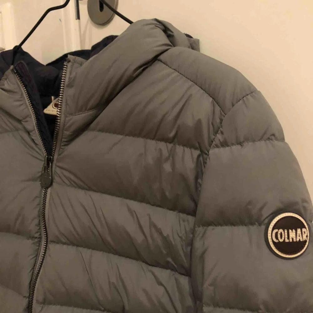 Colmar down jacket women size S, IT 40  (italian sizing)  Good condition :)  Grey/ navy blue colorway  Price can be discussed when interested. Meet up in Stockholm or send  via shipping . Jackor.