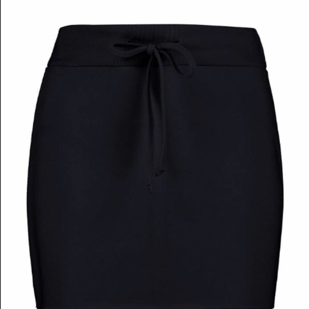 Mjukis-kjol från boohoo, köpt för 140 & endast testad, säljs pga fel storlek. Kan fraktas men köparen står för frakten 🌸. Kjolar.