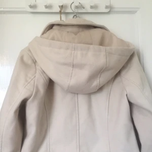  - En gräddvit kappa från Primark🌸