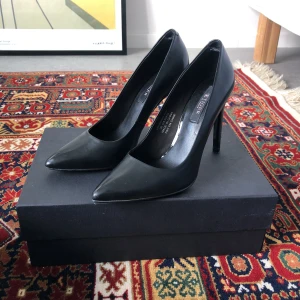  - EU size 36. In good conditions except a scratch on the heel of the left shoe. Comes with original box. Only worn twice. Super comfortable.