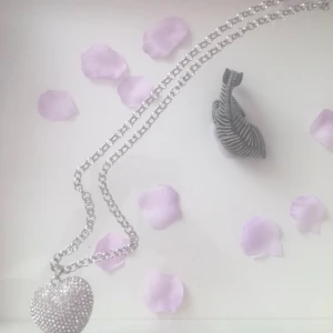  - Snyggt oanvänt halsband 