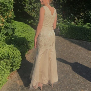  - Balklänning✨✨✨ så himla fin och bekväm klänning, gjorde balen perfekt! Skicka ett meddelande vid intresse. 💖