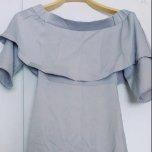  -  Klänning , använd fåtal gånger . 