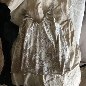  - Fint sammet Linne från zara