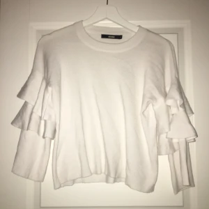  - Superfin tröja som jag tyvärr inte har användning för.. skönt material!
