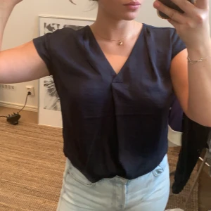 Vardagsblus - Från hm storlek 34 men passar även mig som är en 36:a