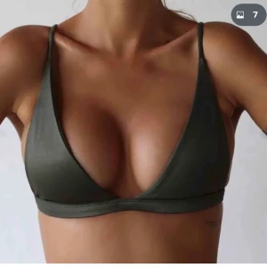 Militärgrön bikini - Militärgrön bikini stl s köpt för 119 kr säljer för 40 kr helt ny endast testad