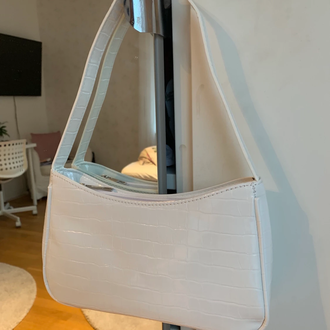 Vit handväska