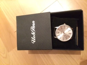  - Relativt ny klocka, sparsamt använd