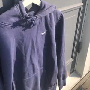 Nike hoodie - As najs blå/lila färg med Nike loggan buda i kommentarerna 🤜🏻🤛🏻
