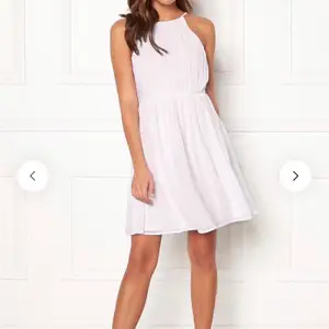 Säljer denna klänning, använd 1 gång superfint skick. 