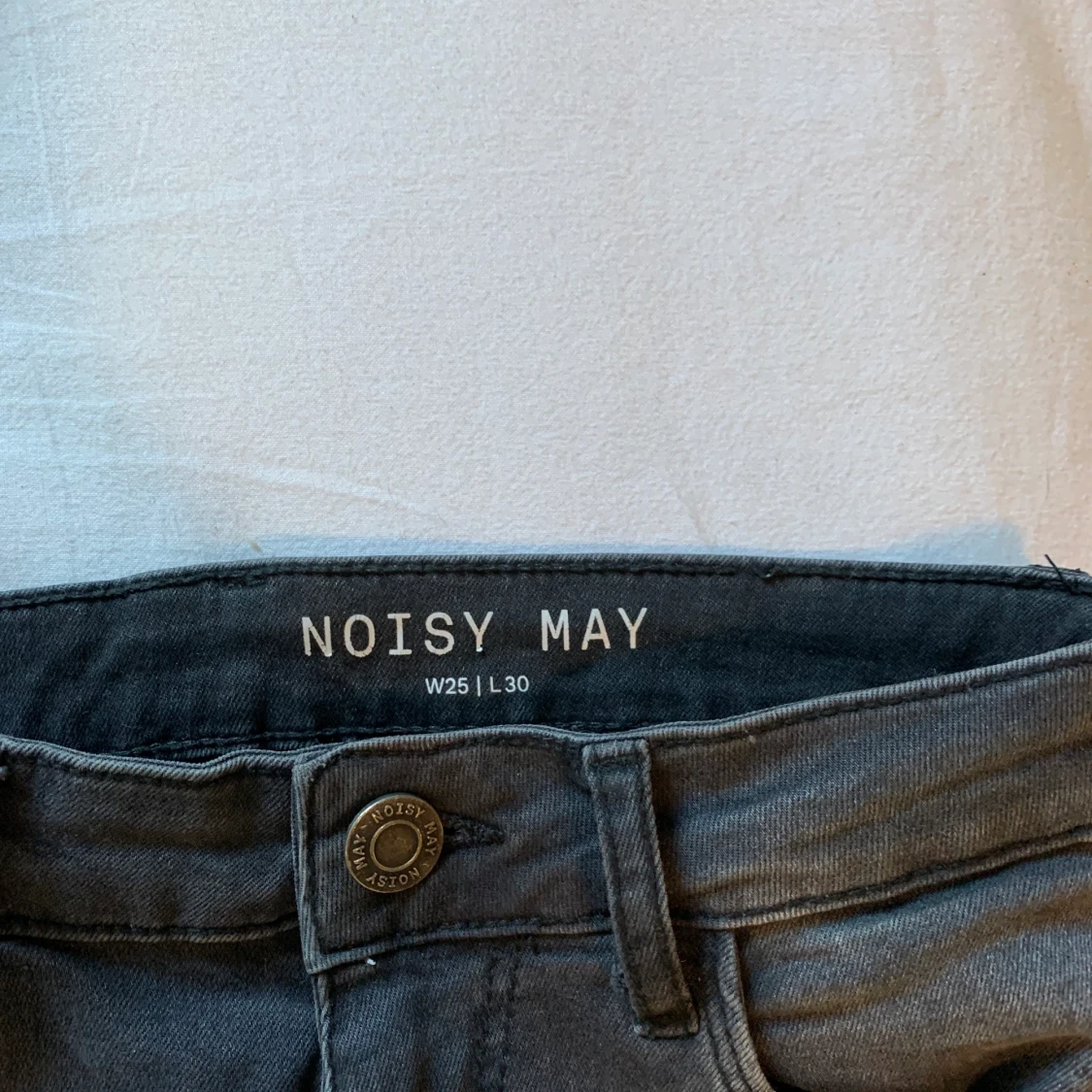 Jeans från Noisy May, strl W25 L30 - 91