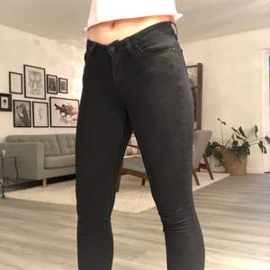 Svarta skinny jeans från Tommy hilfiger, nyskick, aldrig använt, fri frakt