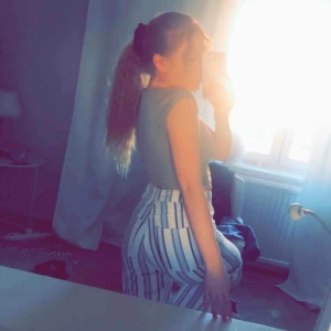  - Vida jeans i kortare modell från H&M 