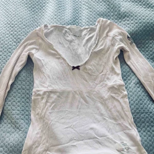  - Supergullig topp från Odd Molly, knappt använd så i väldigt fint skick. 