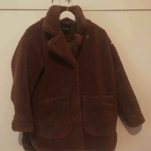  - fräsch teddy jacka i underbar skick.(ny pris 500) 