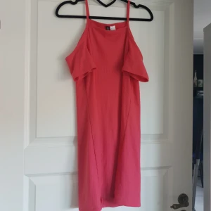  - Klänning från DIVIDED h&m Använd fåtal gånger så bra skick, ni står för frakten 🌸