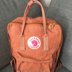  - Äkta Kånken  backpack i gott skick. 