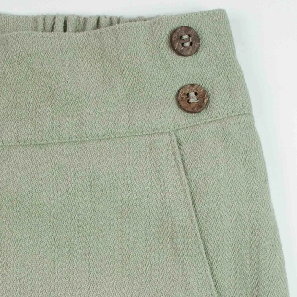 Vintage 90s Y2K cotton pants in olive beige SIZE Label: L, fit best M (tightly L) Measurements: inseam: 63 cm leg width: 33 cm rise: 29 cm waist: 39 cm Price is final! Free shipping! Ask for the full description! No returns!. Jeans & Byxor.