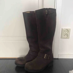  - Skor från Johnny Bulls i storlek 39. Aldrig använda! 